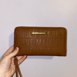 Steve Madden Wristlet